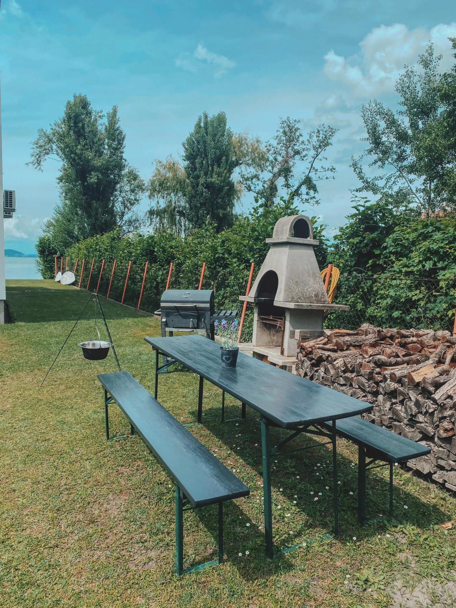 Balaton A Kertben - Balaton In The Garden - Beachfront Houses With Beautiful View, Private Beach Balatonfenyves Exteriér fotografie