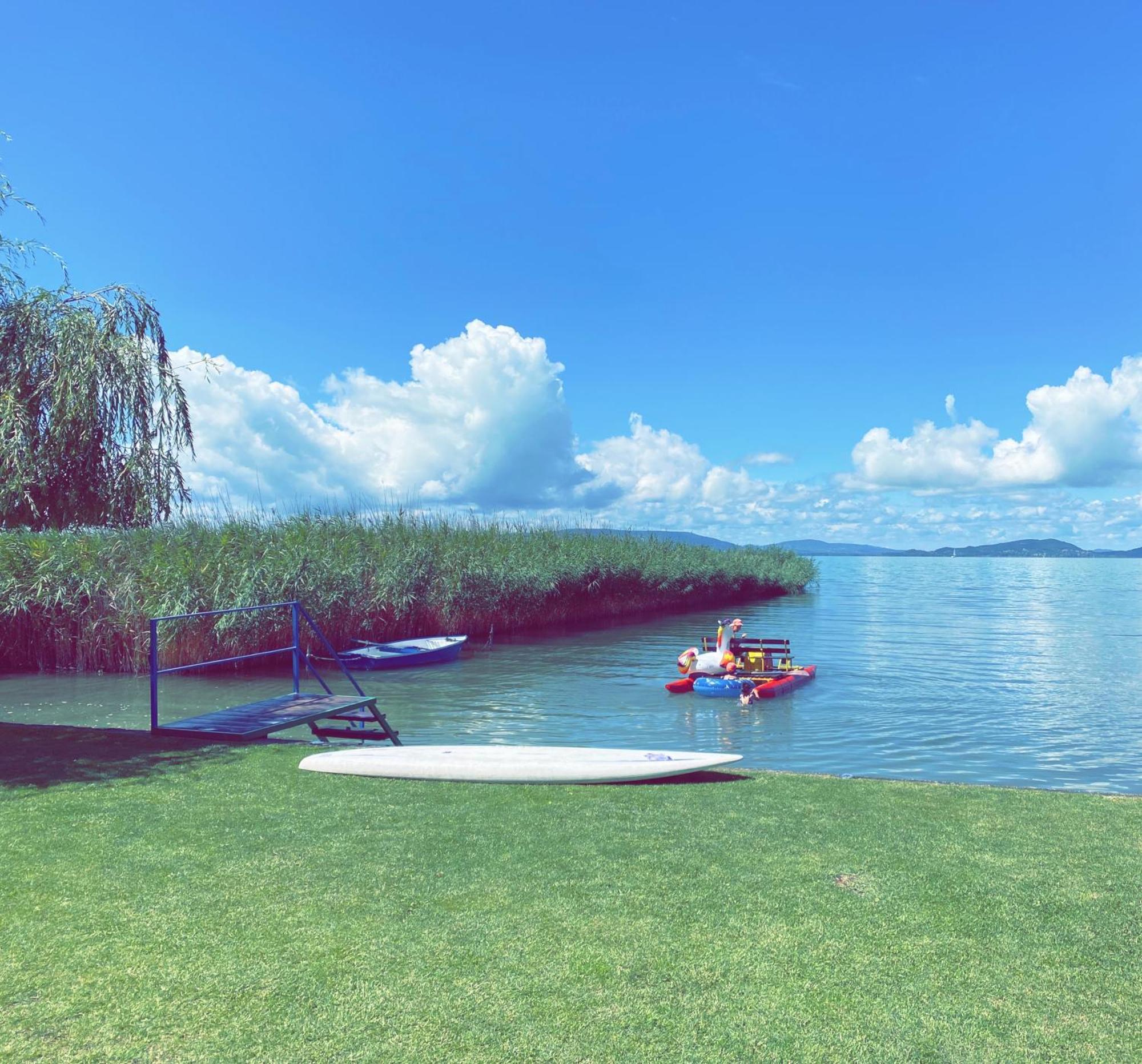 Balaton A Kertben - Balaton In The Garden - Beachfront Houses With Beautiful View, Private Beach Balatonfenyves Exteriér fotografie
